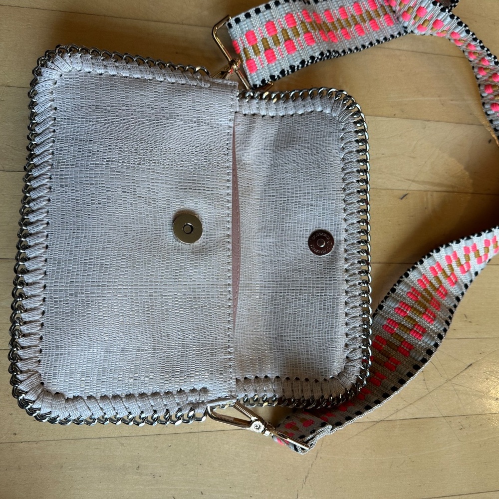 Sondra Roberts Squared beige silver shimmer crossbody/clutch, L1047 - Picture 6 of 10